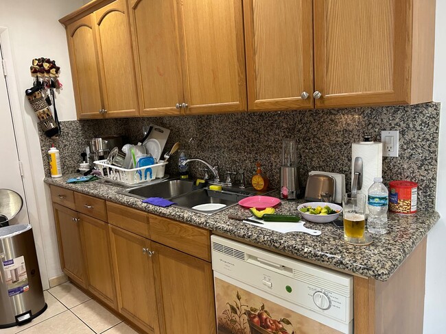 Granite counters - 900 SW 84th Ave