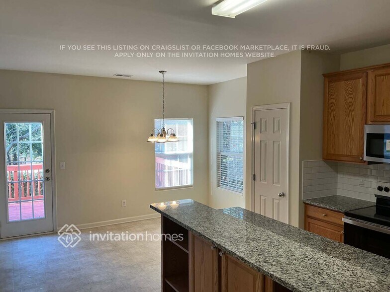 Building Photo - 4104 Hampstead Village Dr