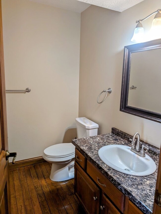 Building Photo - 4 Bedroom Beavercreek Home - AVAILABLE NOW!