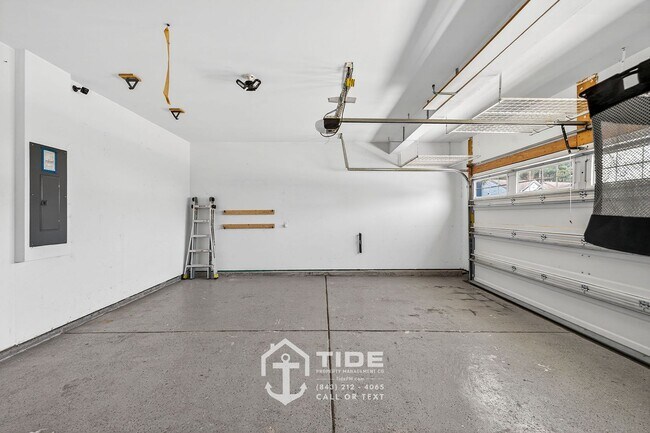 Building Photo - Spacious Living in Moncks Corner