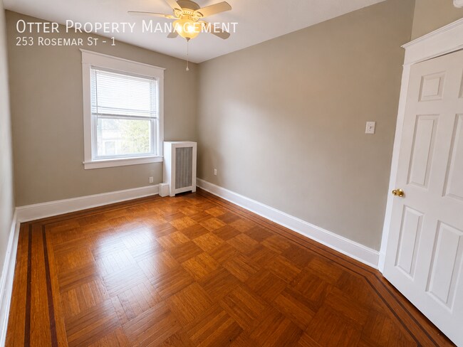 Building Photo - 253 Rosemar St