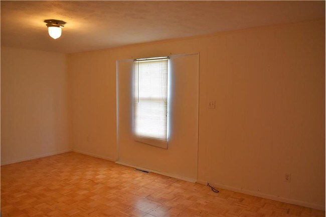 Building Photo - 55 Malone Ave