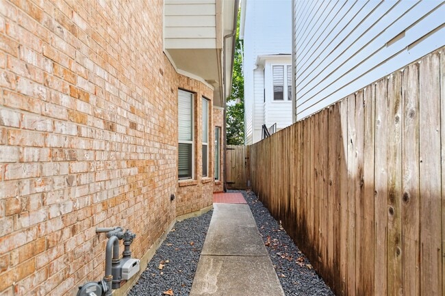 Building Photo - 5115 Inker St