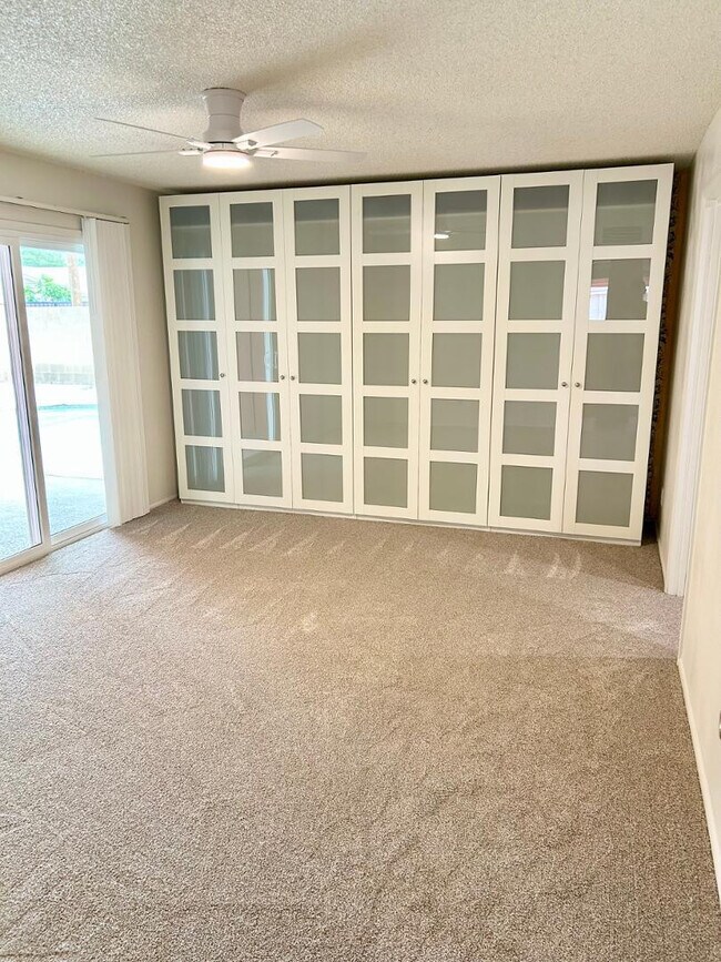 Building Photo - 2601 E Cinnabar Ave