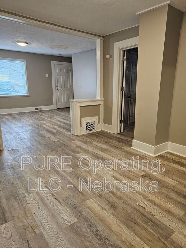 Building Photo - 1115 William St