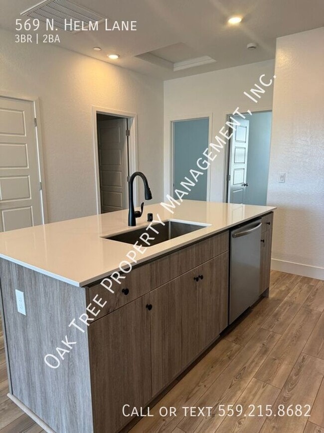 Building Photo - 569 N Helm Ln