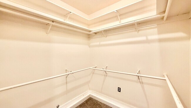 Building Photo - 1280 Alturas Rd