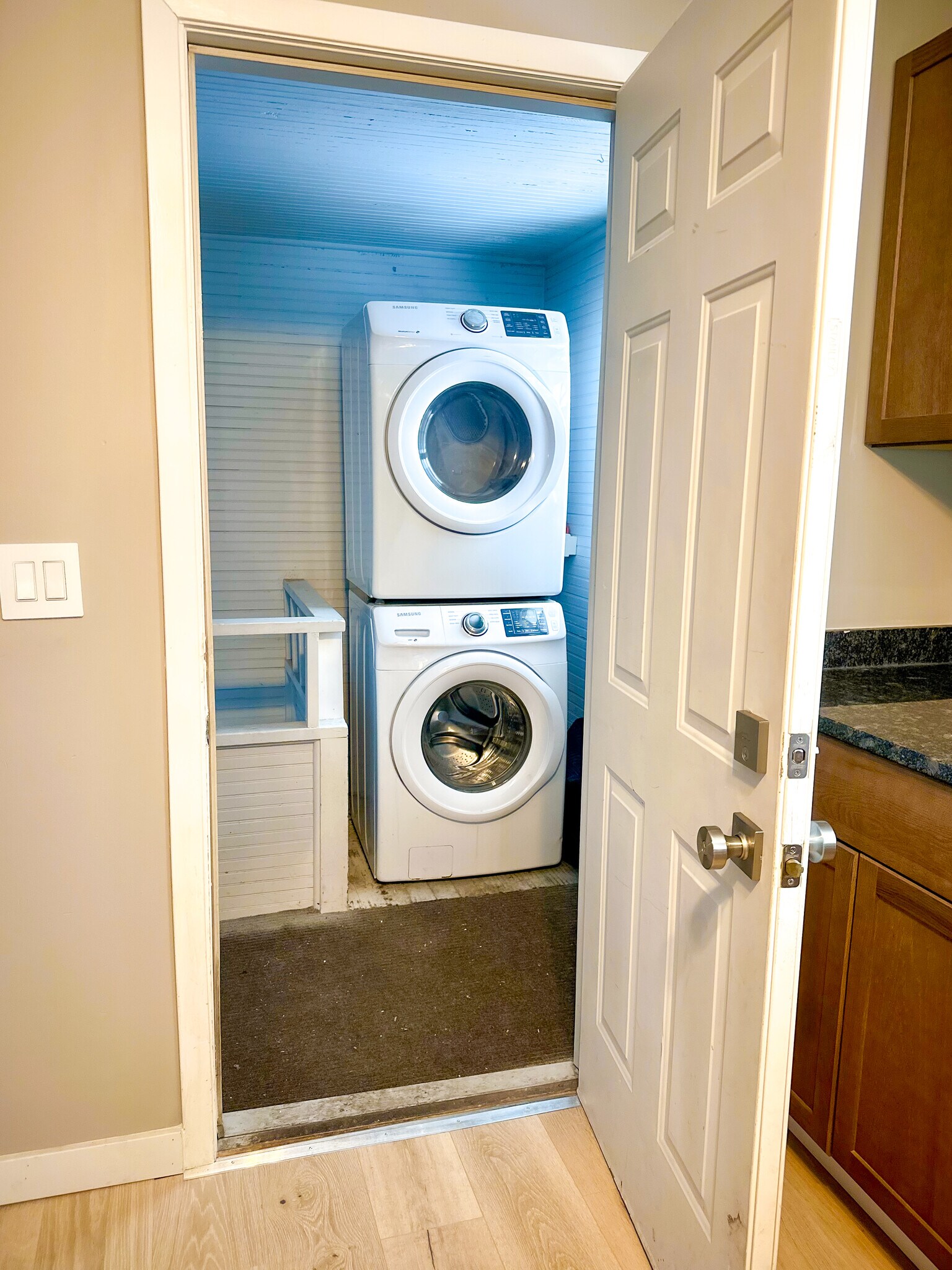Washer & Dryer - 3517 1st Ave S
