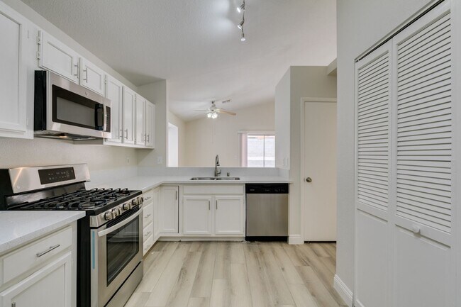 Building Photo - Charming 3-Bedroom Home with Covered Patio