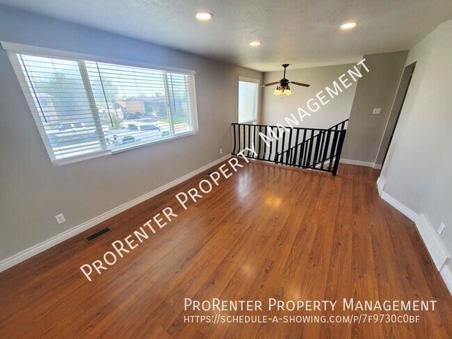 Building Photo - 865 E 350 N