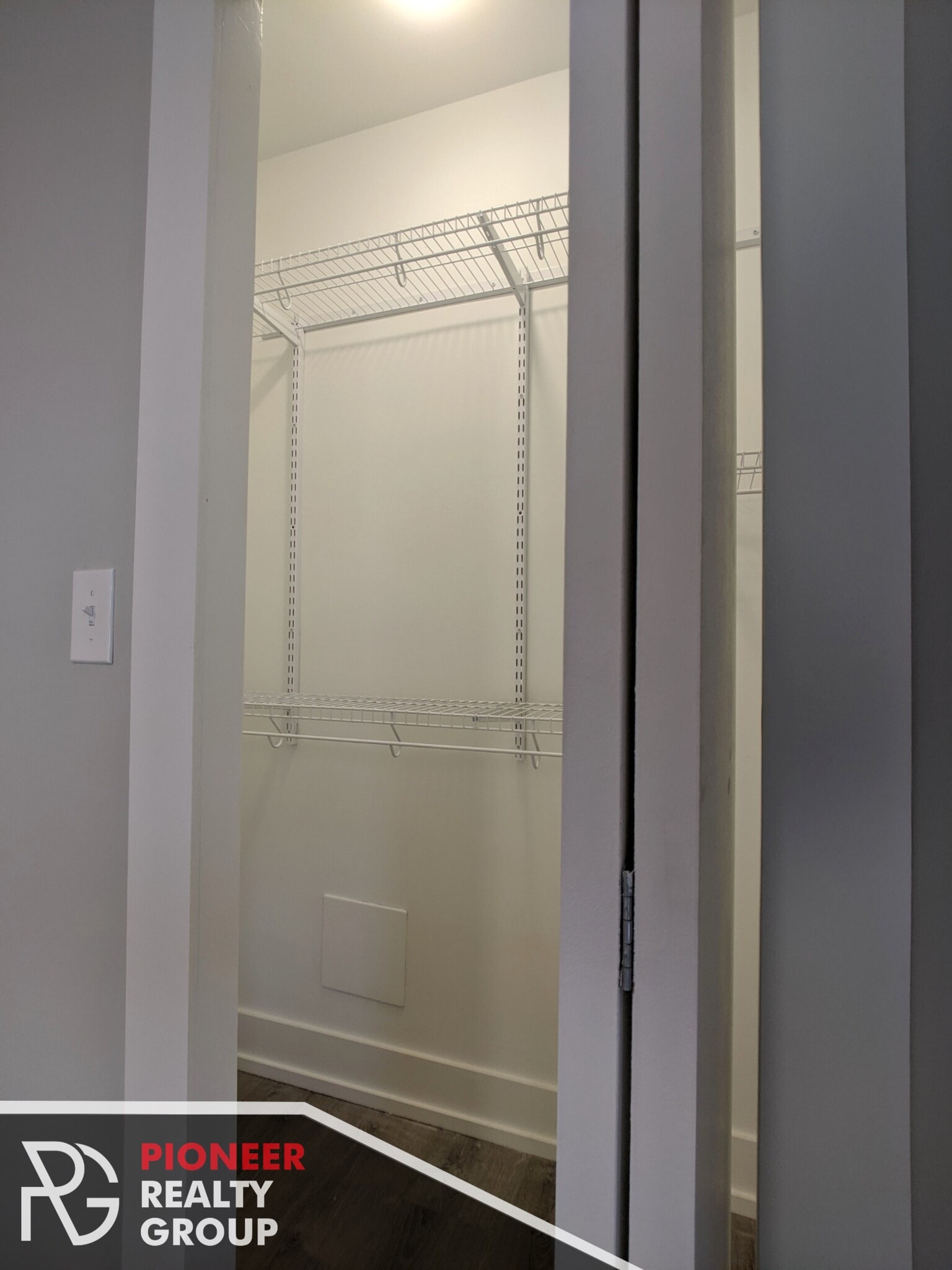 Building Photo - 1128 Maple Ave