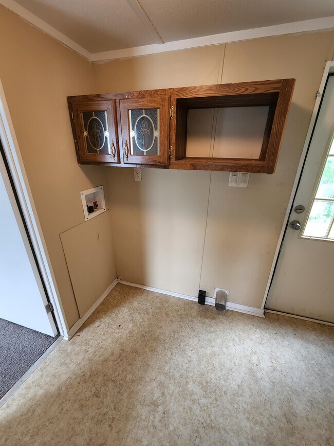 Building Photo - 9500 Hausmond Way