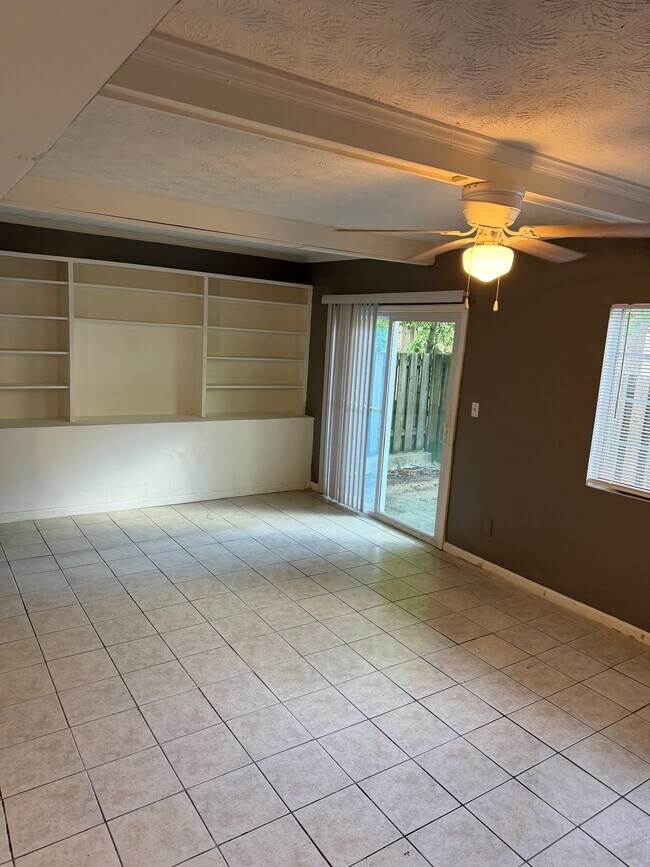 Building Photo - 6432 Woodstone Way