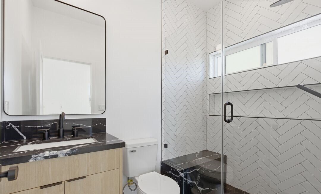 Building Photo - 2835 S Redondo Blvd