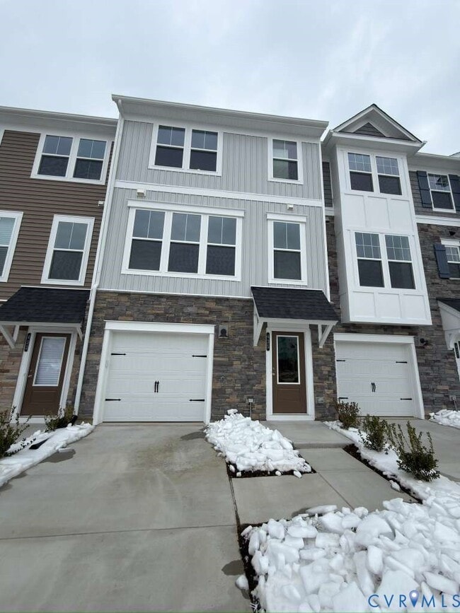 Building Photo - 435 Burden Dr