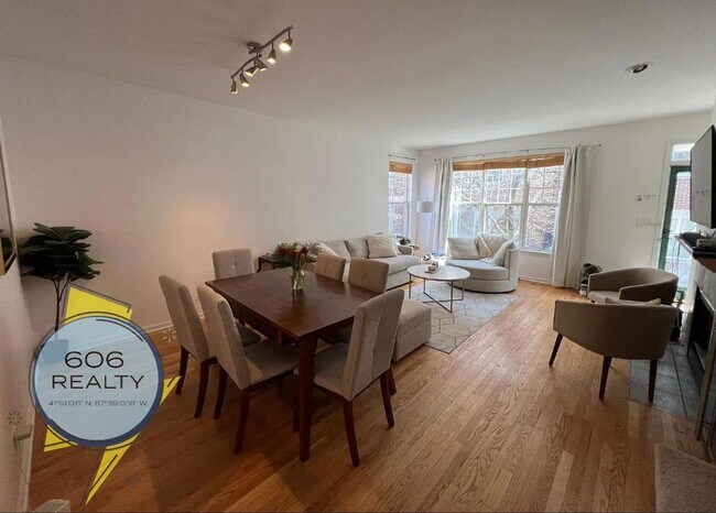 Building Photo - Beautiful, Single Family Townhome, Great Location!!