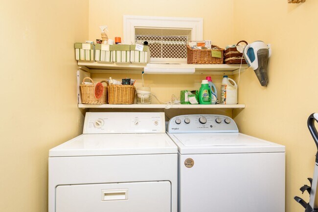 Building Photo - Vintage Craftsman Atherton Estate with Mod...