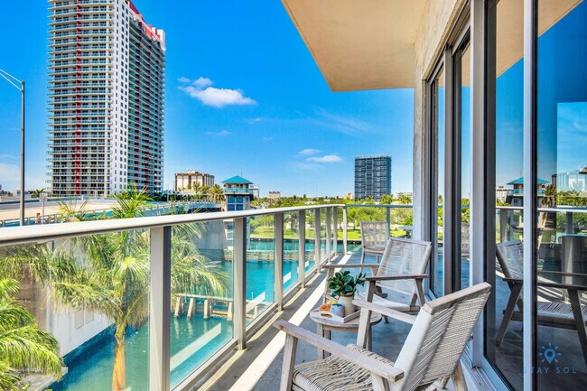 Building Photo - 4010 S Ocean Dr