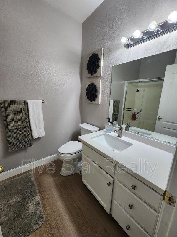 Building Photo - 2489 De Beers Ct