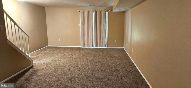 Building Photo - 6870 Ducketts Ln