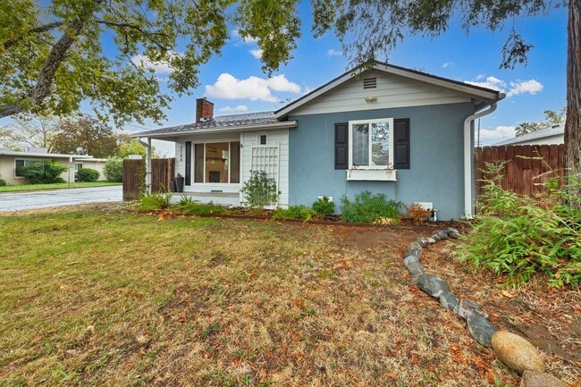 Building Photo - Charming Fully Remodeled 3-Bedroom Home wi...