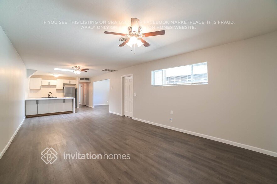 Building Photo - 3326 W Larkspur Dr