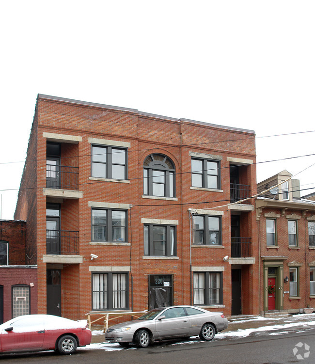 Primary Photo - 2207 Jane St