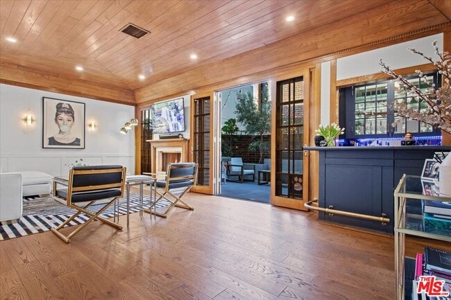 Building Photo - 9311 Burton Wy