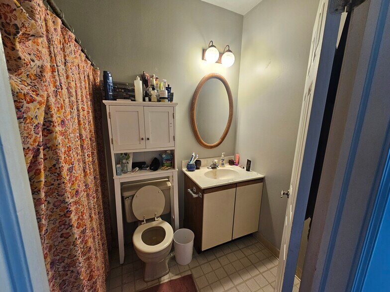 Building Photo - 3751 N Halsted St