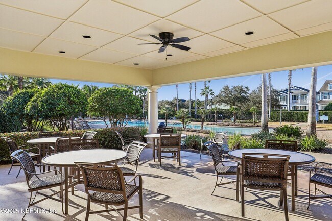 Building Photo - 439 Pelican Pointe Rd