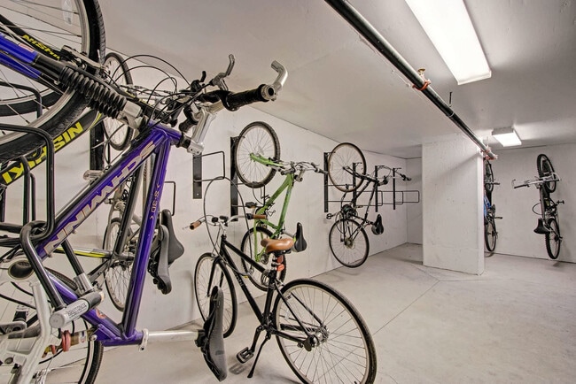 Building Photo - 460 E 400 S