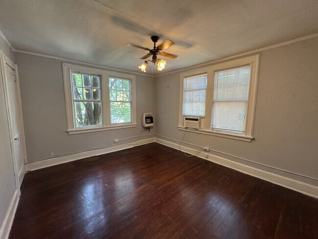Building Photo - 1043 Saint Charles Ave NE