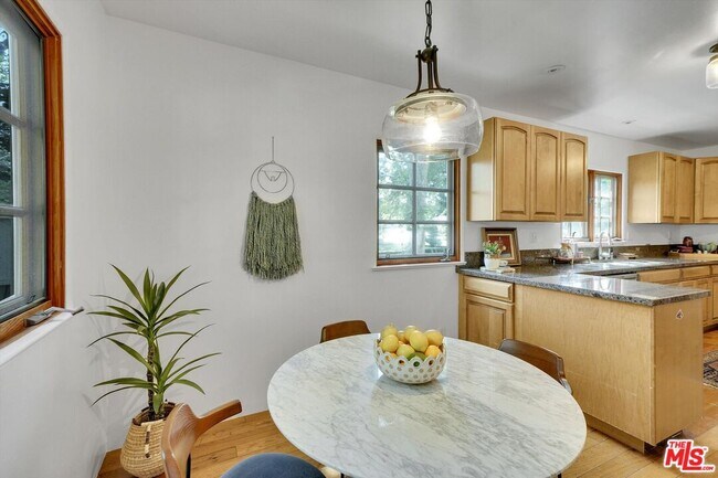 Building Photo - 4300 Laurelgrove Ave