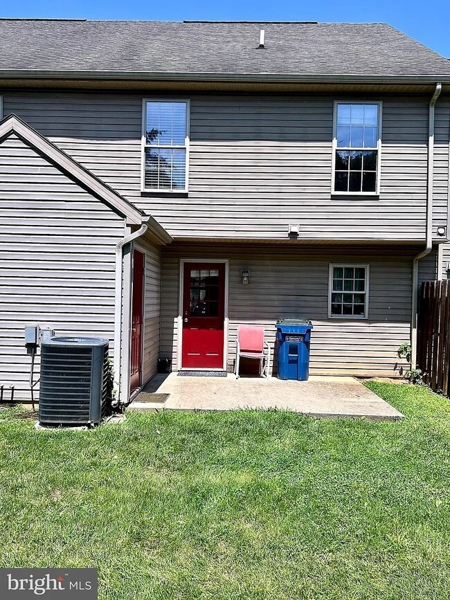 Building Photo - 358 Stonehedge Ln