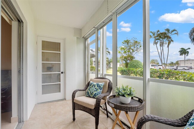 Building Photo - 2856 Garden Dr S