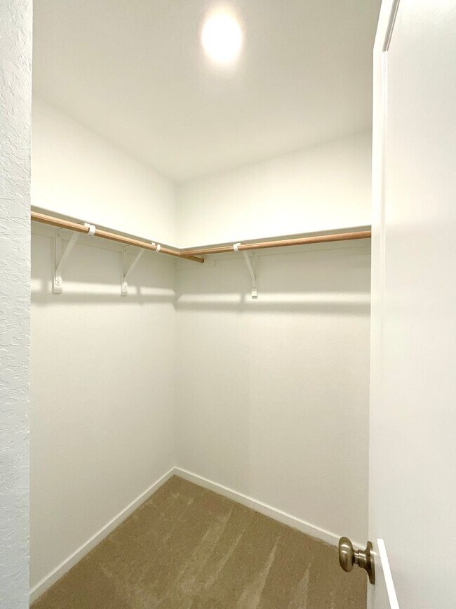 Building Photo - **APPLICATION RECEIVED** Modern 3-Bed, 2.5-Bath Home with Included Internet & Fenced Backyard in ...