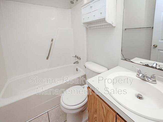 Building Photo - 1408 D Camp Rd