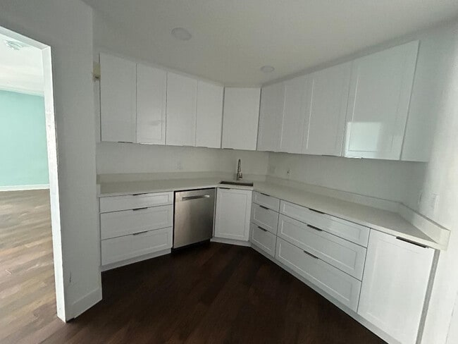 Building Photo - 3700 Galt Ocean Dr