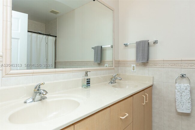 Building Photo - 5760 SW 51st St