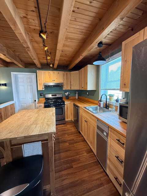 Building Photo - Moultonville 4bd 2bth