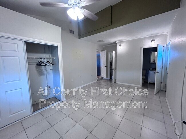 Building Photo - 6801 29th Terrace N