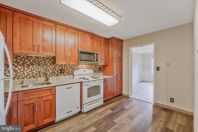Building Photo - 8360 Greensboro Dr