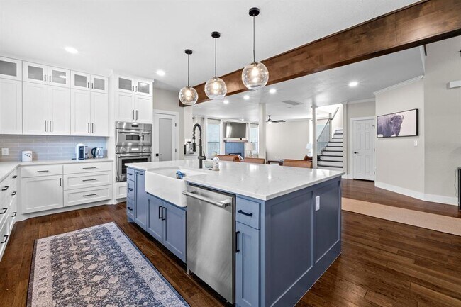 Building Photo - 104 Hazeltine Dr