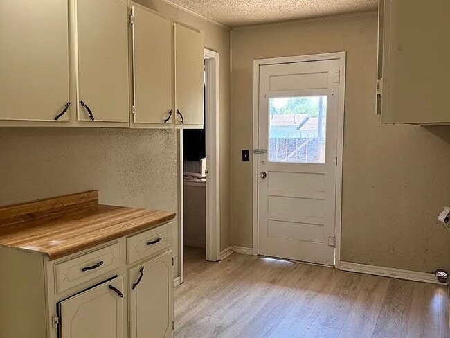 Building Photo - Beautiful 5 bed property to rent