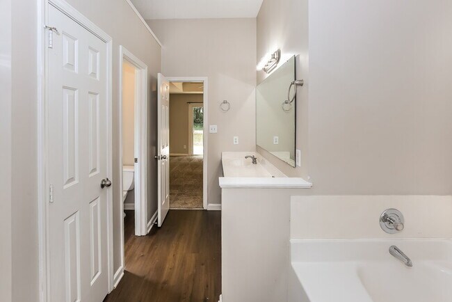 Building Photo - 11621 Long Forest Dr
