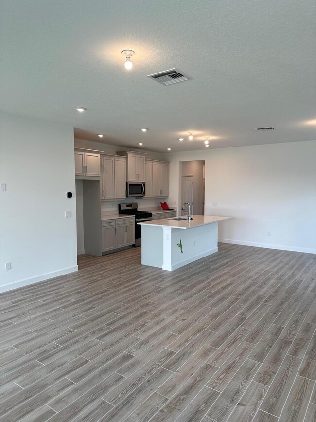 Building Photo - 12167 SW Viridian Blvd
