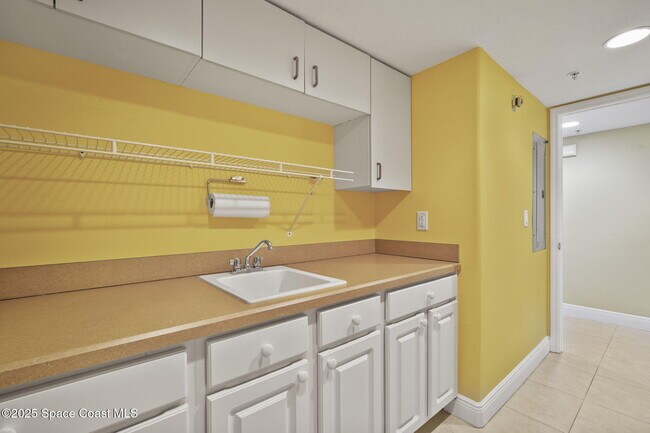 Building Photo - 551 Casa Bella Dr