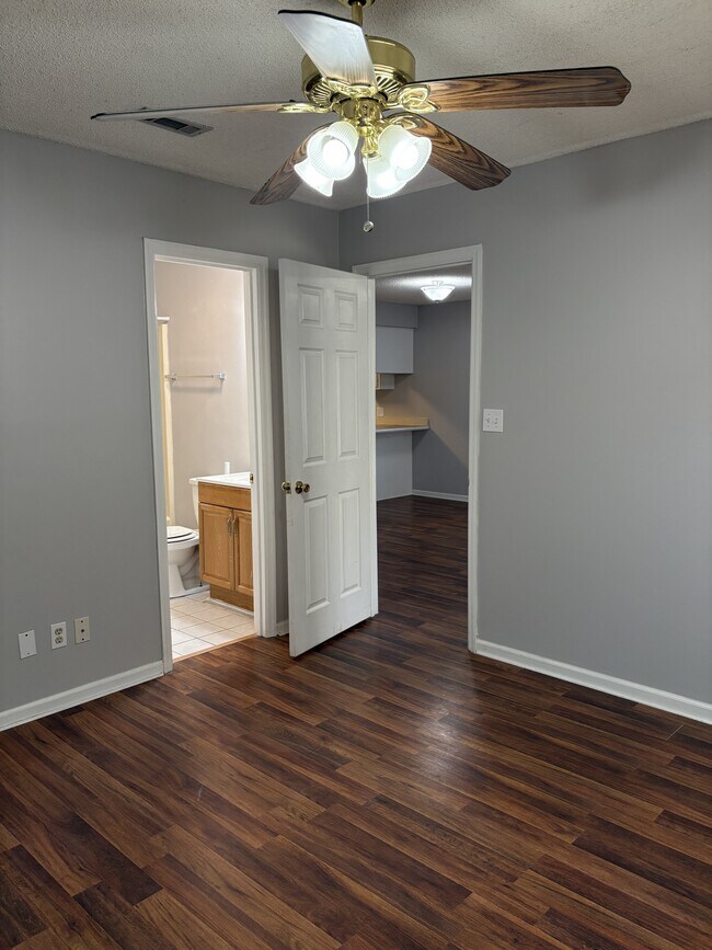 Building Photo - 201 Blue Pool Dr