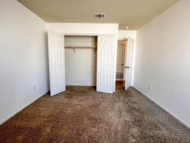 Building Photo - Available NOW!!!! This charming 1 story, 4...