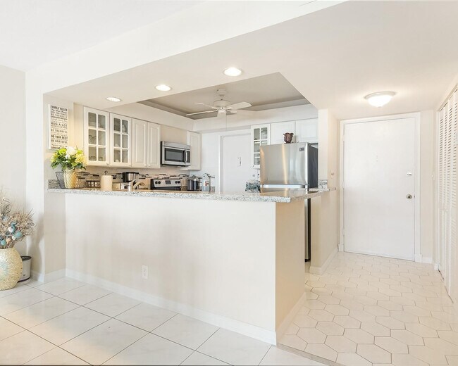 Building Photo - 1400 S Ocean Dr